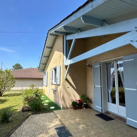 Сasa de vacaciones House 3 With Garden In *