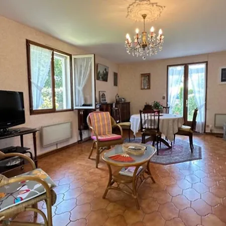 House 3 With Garden In
